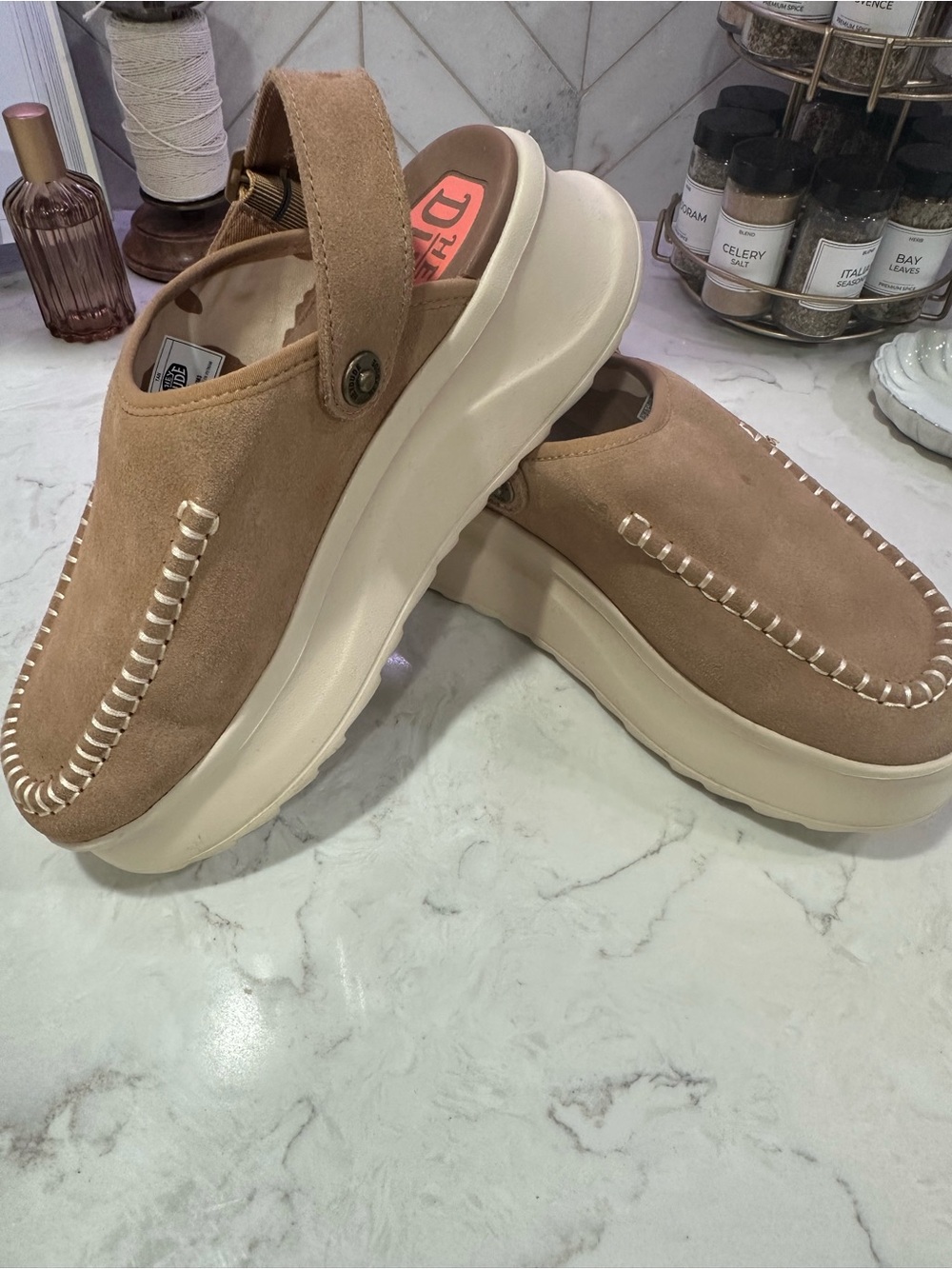 Hey Dudes Delray Suede Clog Women’s Sz 9